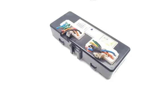 Hyundai Santa Fe Fuse module 95230-2B225