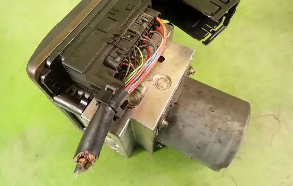 Mercedes-Benz E AMG W211 ABS Pump