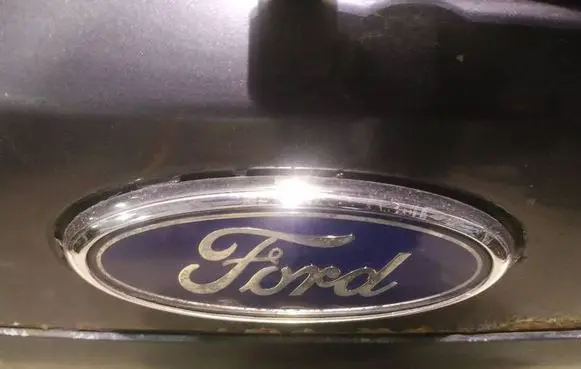 Ford C-MAX I Manufacturer badge logo/emblem 