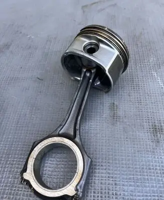 Mercedes-Benz C W204 Piston with connecting rod