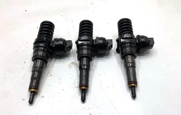 Volkswagen Polo IV 9N3 Fuel injectors set 038130073BP