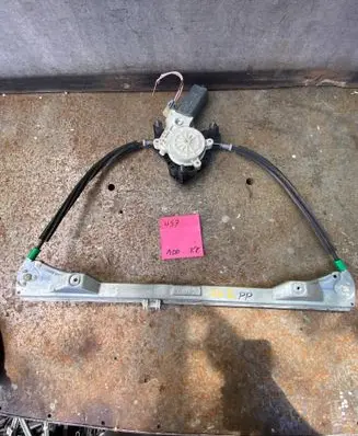 Renault Clio II Front door window regulator with motor 8200209886