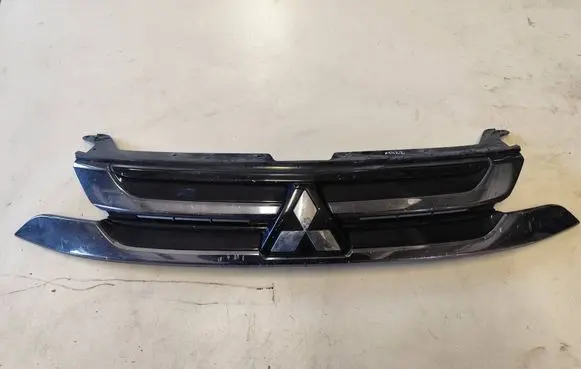 Mitsubishi Outlander Front grill 7450A992