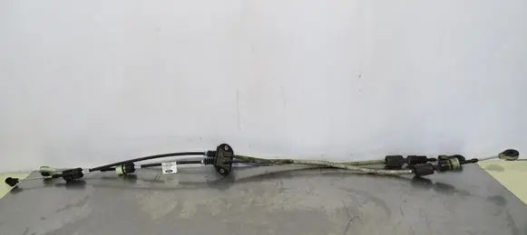 Ford Mondeo MK IV Gear shift cable bracket 7G9R-7E395KF