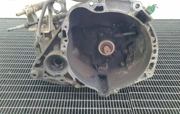 Nissan Micra Manual 5 speed gearbox 8200247902