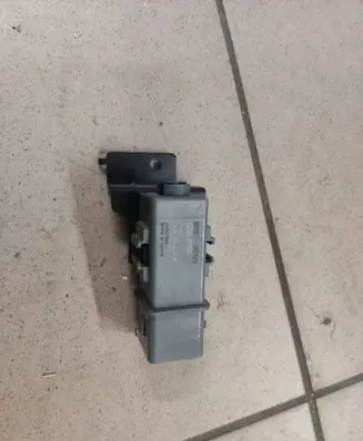 Glow plug pre-heat relay