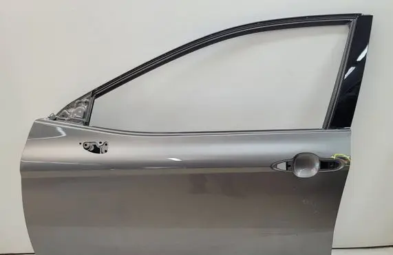 Toyota Camry VIII XV70 Front door