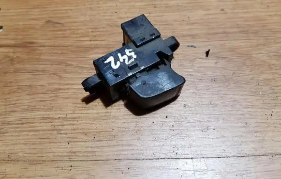 Nissan Primera Electric window control switch 25411av600