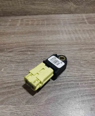 Toyota Avensis T250 Airbag deployment crash/impact sensor 8983305020