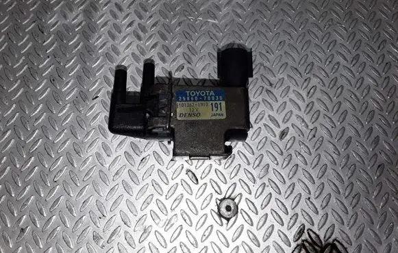 Vacuum valve