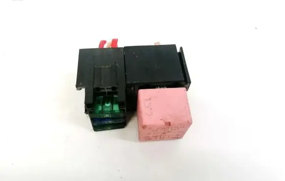 Dacia Sandero Fuse box set 20240041 8200308271