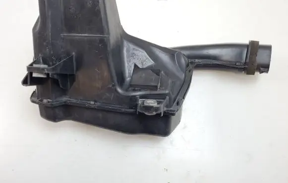 Toyota Prius (XW30) Intake resonator 1775037060