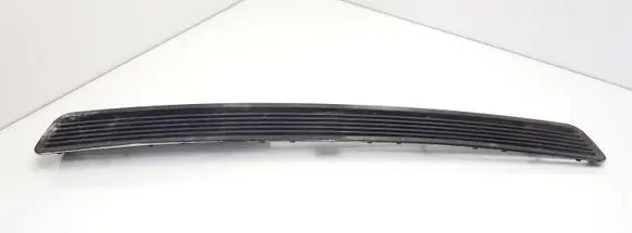 Mercedes-Benz E W124 Bonnet/hood grill 9018300318