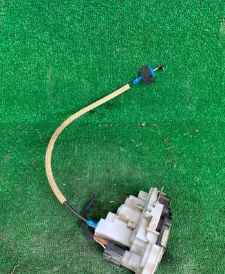 Peugeot Bipper Front door lock 1365225080