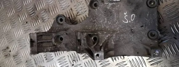 Skoda Octavia Mk2 (1Z) Generator/alternator bracket 03g903143a