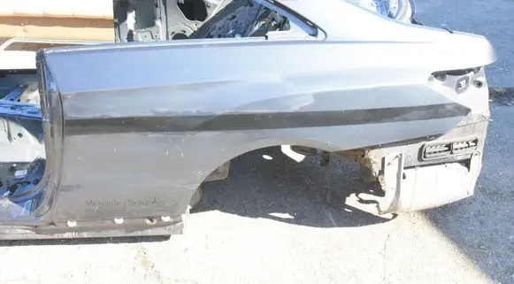 Mercedes-Benz E C207 W207 Fender 