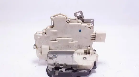 Audi A6 S6 C6 4F Rear door lock 8E0839016AA