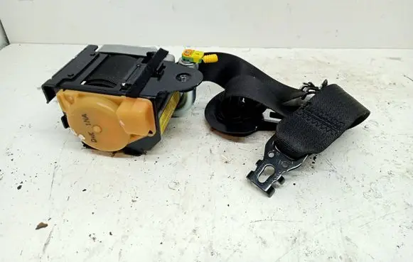 Chevrolet Trax Front seatbelt 95301327