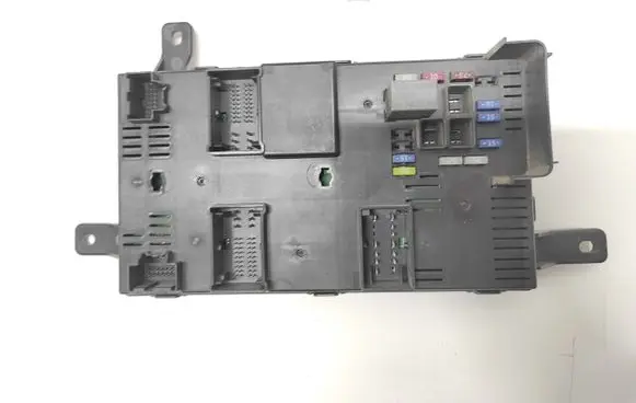 KIA Carnival Fuse module 919584D0600F F426011441