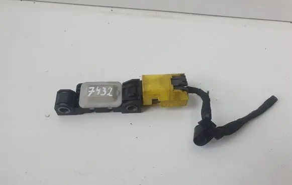 Volkswagen Phaeton Airbag deployment crash/impact sensor 7L0909606D 204068 310108