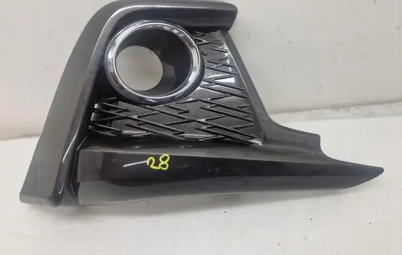 Lexus CT 200H Front bumper lower grill 52112-76090