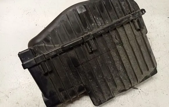 Peugeot 208 I Air filter box 9670851880
