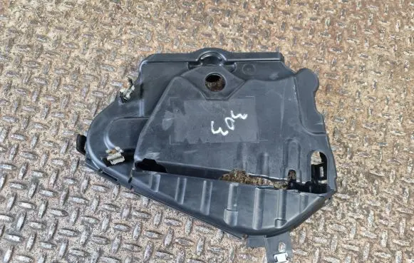 Mercedes-Benz A W177 Timing belt guard (cover) 135632713R