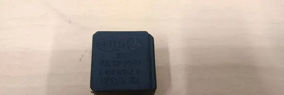Mercedes-Benz E W211 Other relay A0025421319 4RA00779100