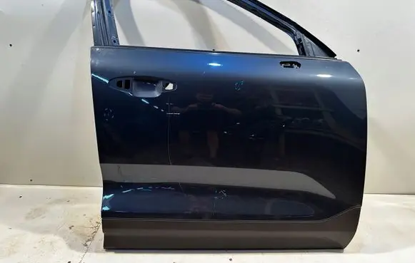 Volvo XC40 Front door