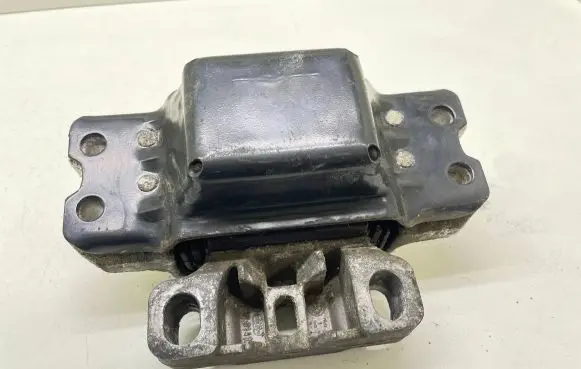 Volkswagen Golf V Engine mount bracket 1K0199555