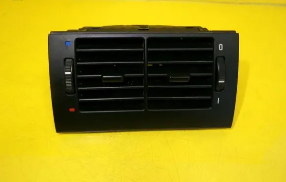 BMW 5 E39 Rear air vent grill 8376150
