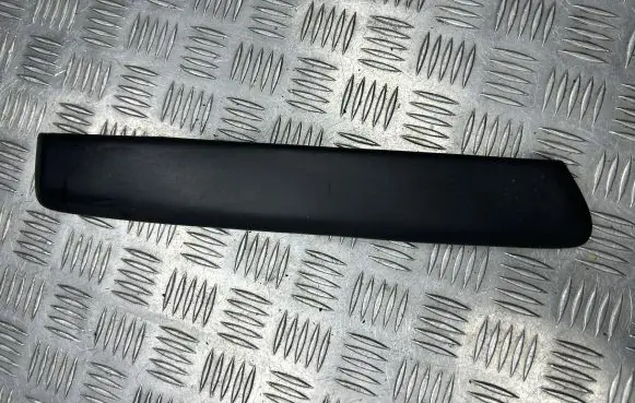 Ford Focus Front bumper splitter molding 4M5117E903