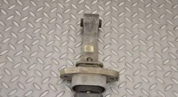 Engine mount bracket