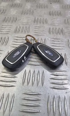 Ford Kuga II Ignition key/card 