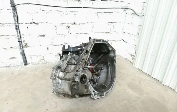 Nissan Qashqai Manual 6 speed gearbox 320104EA0B