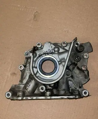 Ford Focus Oil pump 98MM6604AD