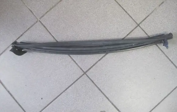 Mercedes-Benz SL R230 Rubber seal sliding door window/glass A2307900598