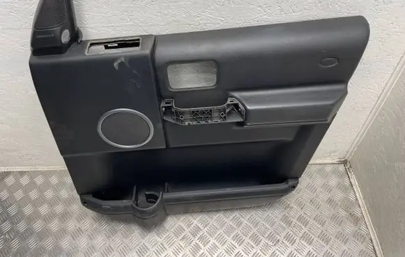 Land Rover Discovery 3 - LR3 Front door card panel trim
