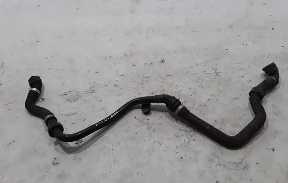Engine coolant pipe/hose