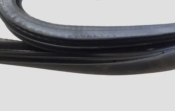 Volkswagen Golf VI Front door rubber seal 5K7867911