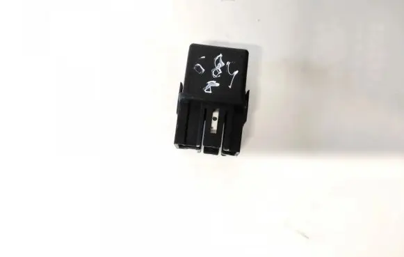 Mitsubishi Space Star Other relay mb953381 y23134-b52-x240