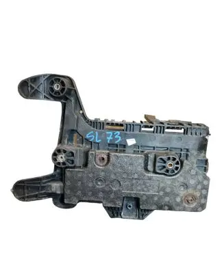 Volkswagen PASSAT B6 Battery box tray 1K0915333