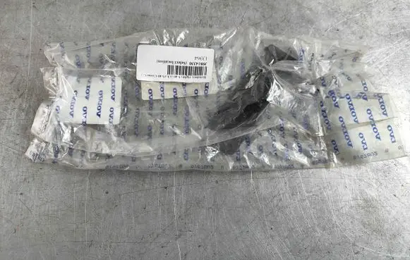 Volvo V40 Front parking sensor holder (PDC) 39814330 31323126