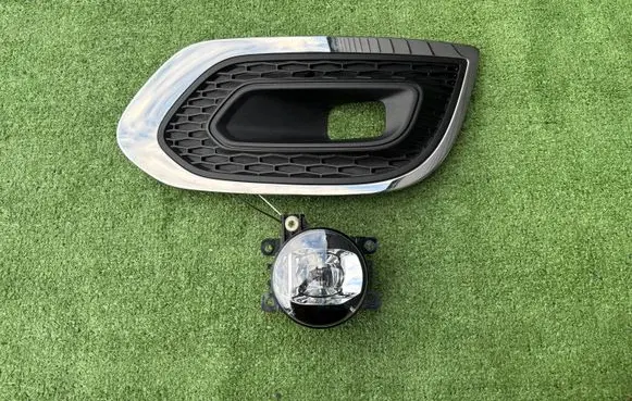 Renault Kadjar Front fog light trim/grill 261A20664R 261509314R