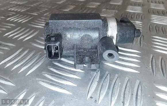 Volvo S40, V40 Turbo solenoid valve 30618057 72190343