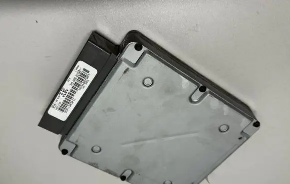 Ford Mondeo Mk III Engine control unit/module fan 7M5906022AD 2M2F12A650CC Q6TBL8A2PP8F