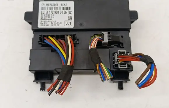 Mercedes-Benz SLK R172 Convertible roof control unit A1729003406