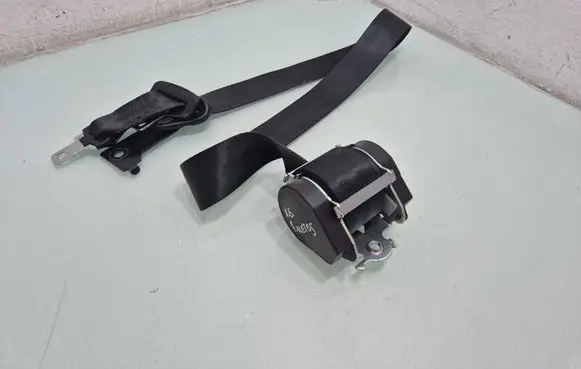 Opel Vivaro Third row seat belt 848016