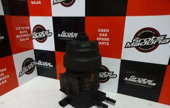 Volvo S60 Fuel filter housing 31302582