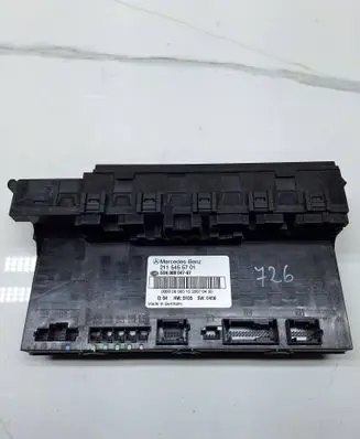 Mercedes-Benz E W211 Fuse module 2115455701 5DK00804767